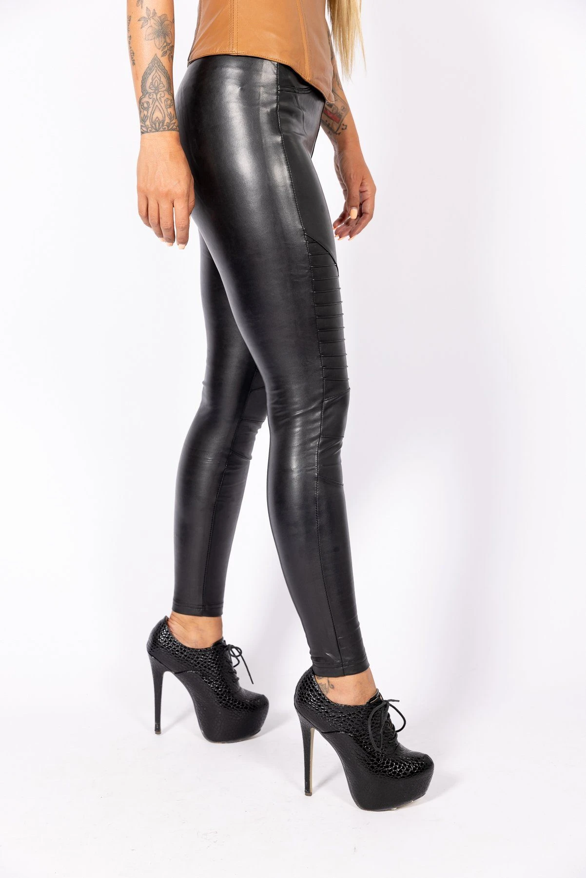 Be Noble Lederimitathose Bikerleggings Sehr Figurbetonte Leggings Im Bikerstyle Aus Kunstleder – Bild 3