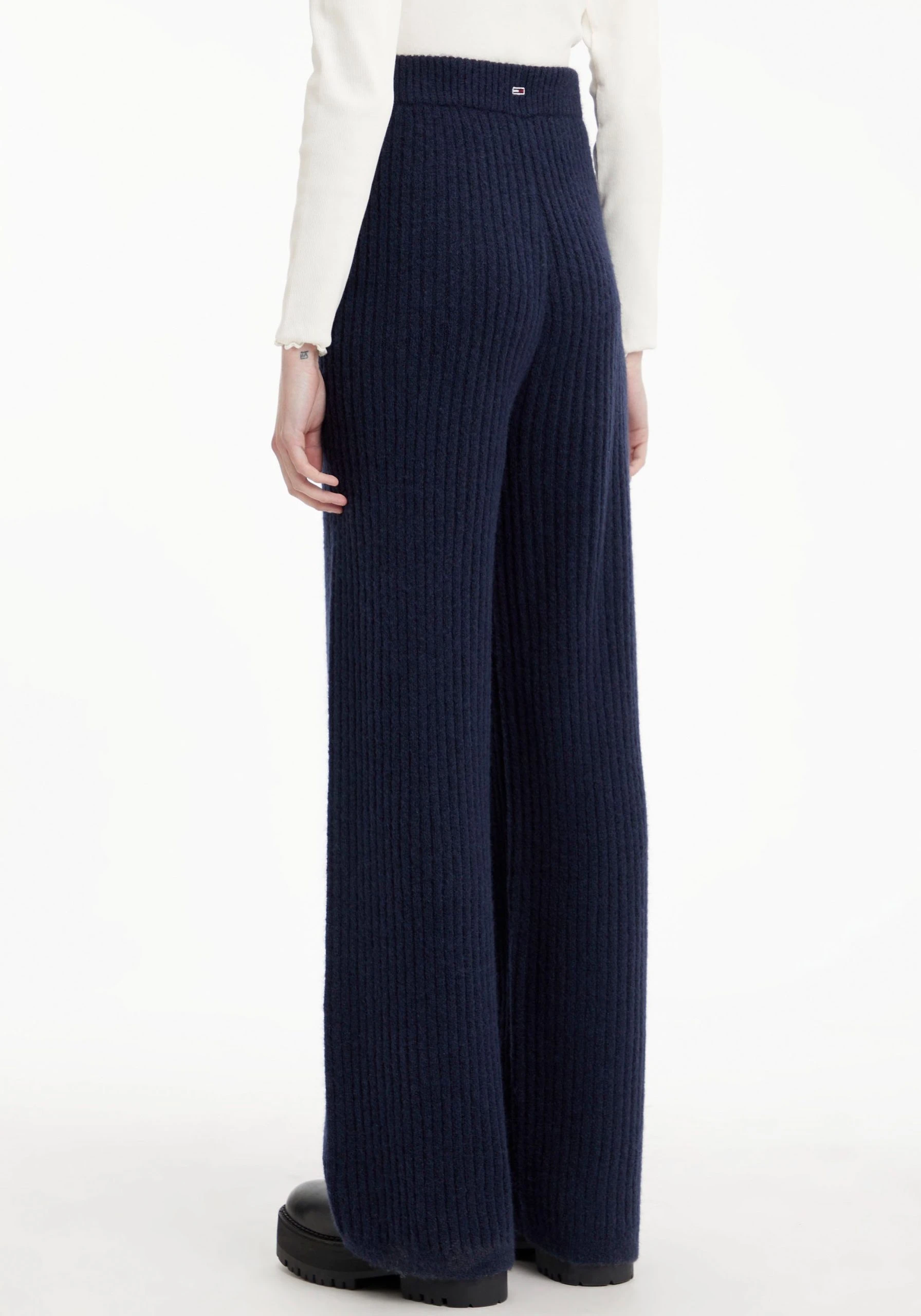 Tommy Jeans Loungehose TJW COSY SIGNATURE SWEATER PANT In Rippoptik & Mit Tommy Jeans Logo-Flag – Bild 2