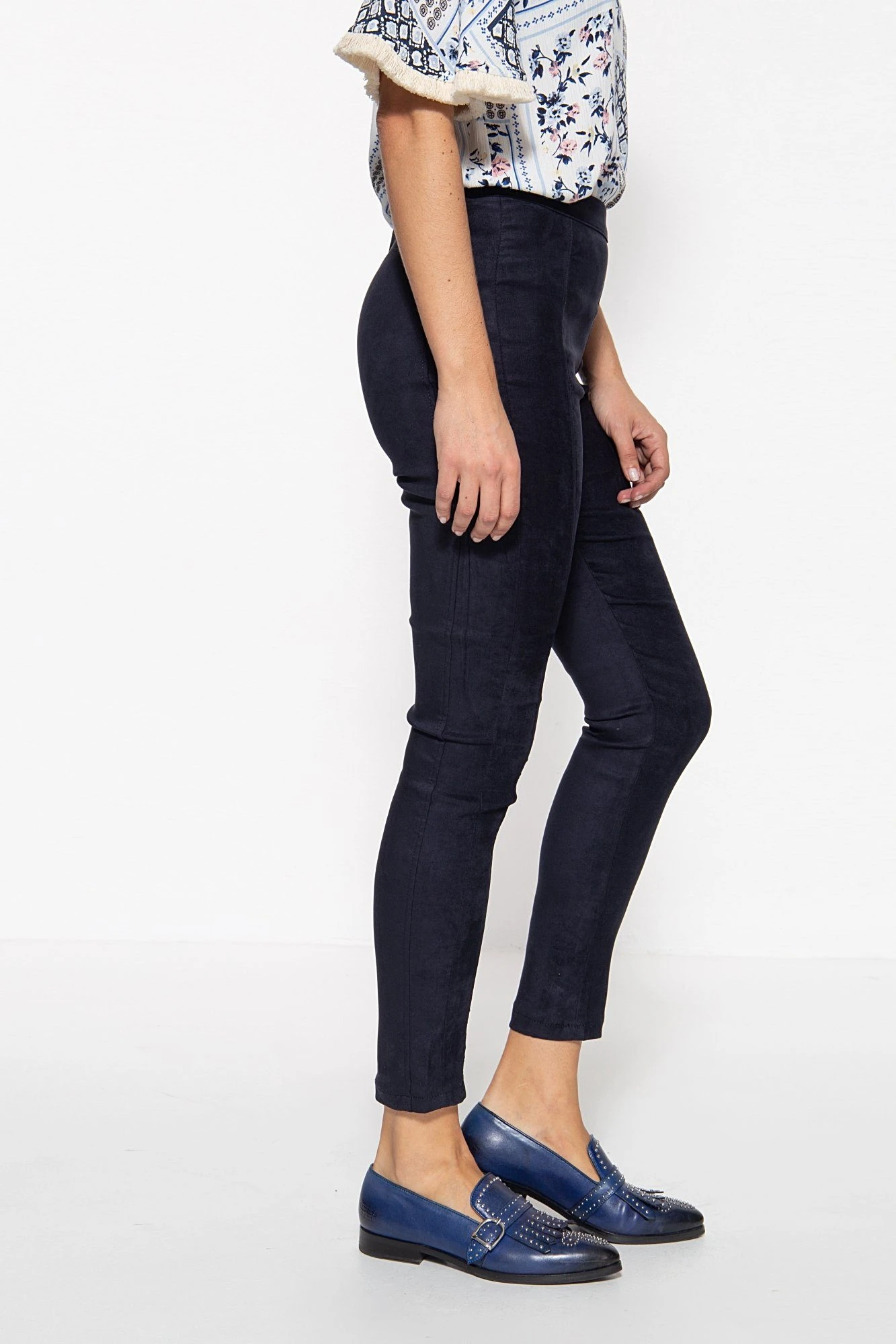 ATT Jeans Stretch-Hose Mila In Wildleder-Optik – Bild 2