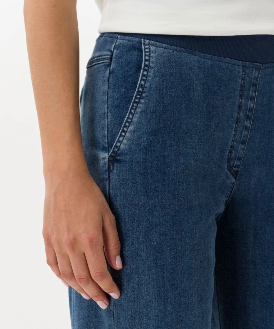 RAPHAELA By BRAX 5-Pocket-Hose Style PAM FLARED – Bild 7