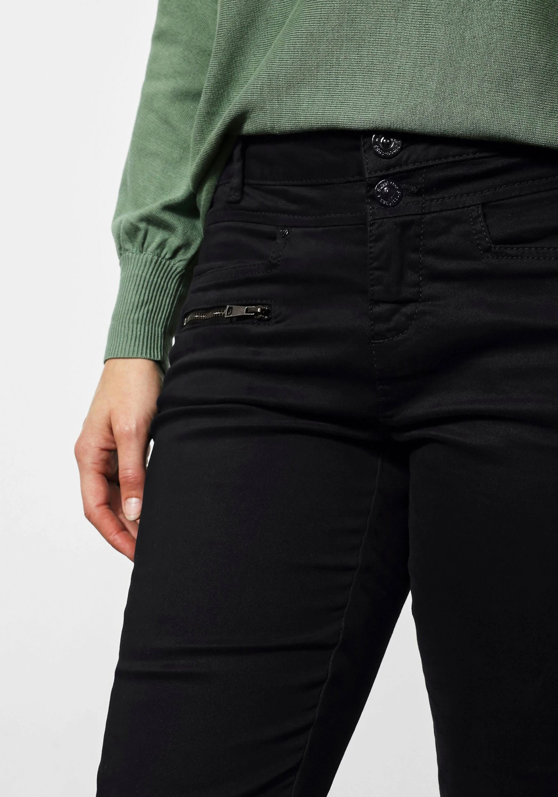 STREET ONE Röhrenhose Style Yulius In Satin Optik – Bild 3