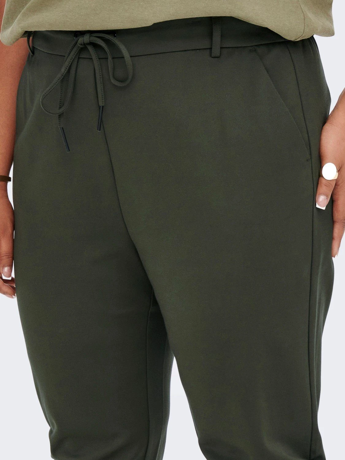 ONLY CARMAKOMA Stoffhose CARGOLDTRASH LIFE CLASSIC PANT - 15174938 (1-tlg) 4233 In Dunkelgrün – Bild 5