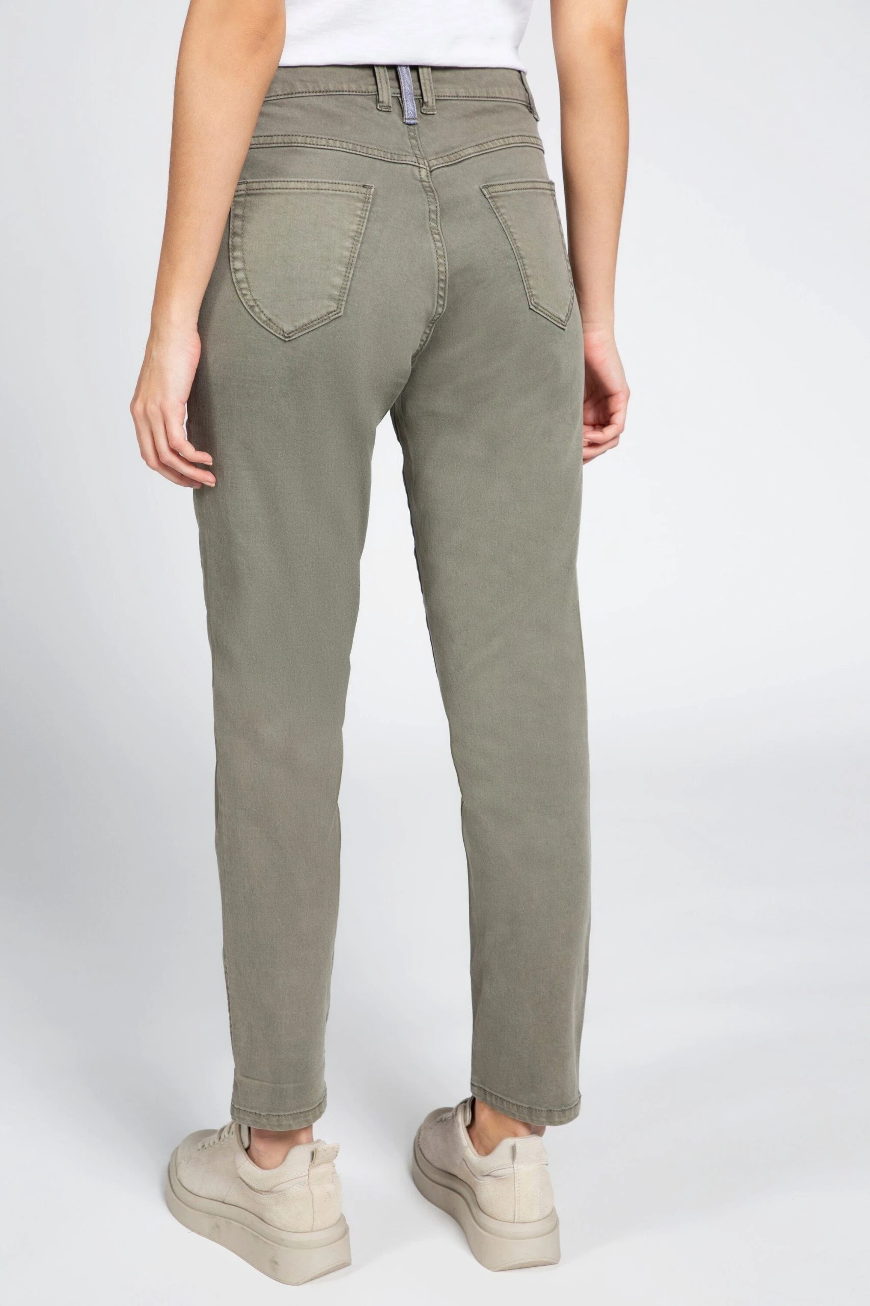 Gina Laura Cargoshorts Repreve® Cargojeans Tina Gerades Bein Recycelt – Bild 2