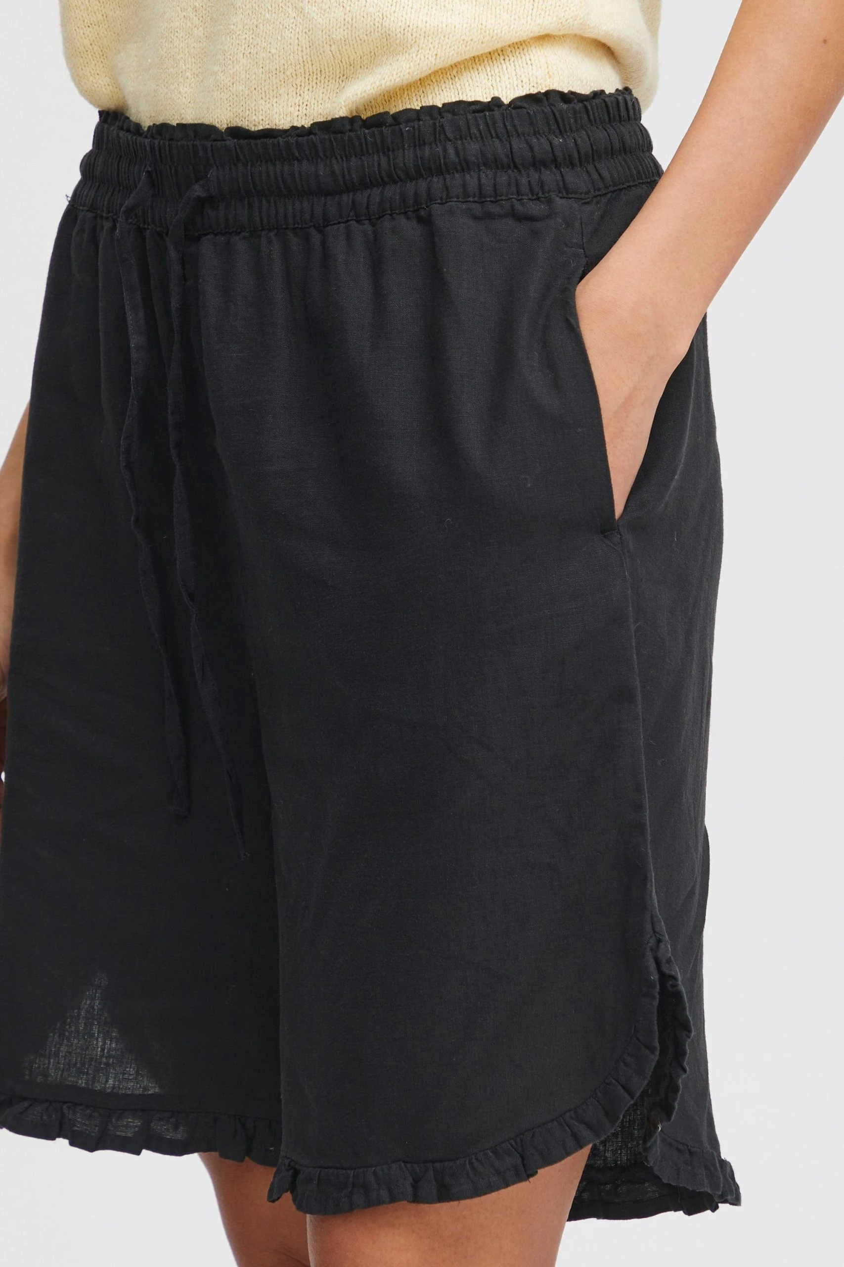 B.young Shorts BYFALAKKA FRILL SH - 20812977 – Bild 4