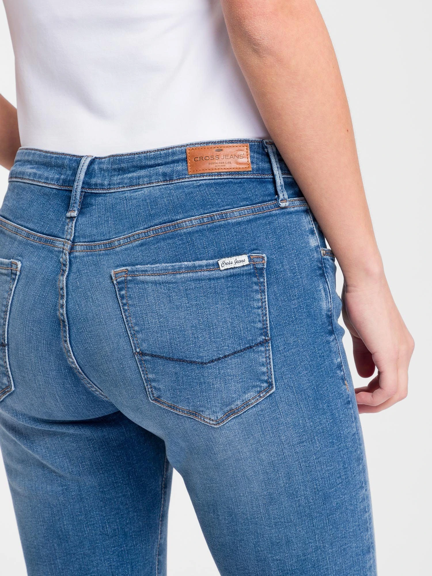 Cross Jeans® Jeansshorts Amy – Bild 5
