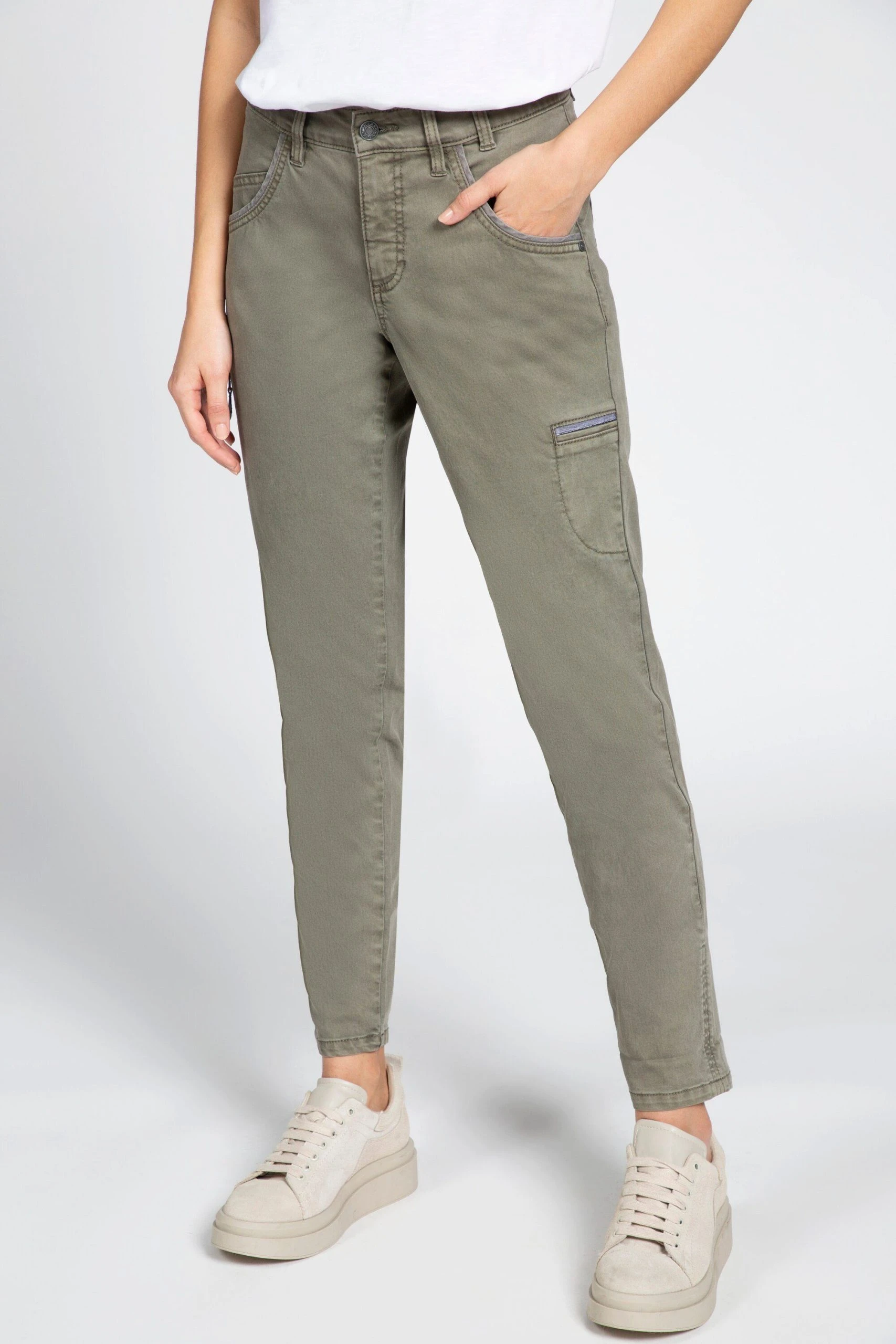 Gina Laura Cargoshorts Repreve® Cargojeans Tina Gerades Bein Recycelt