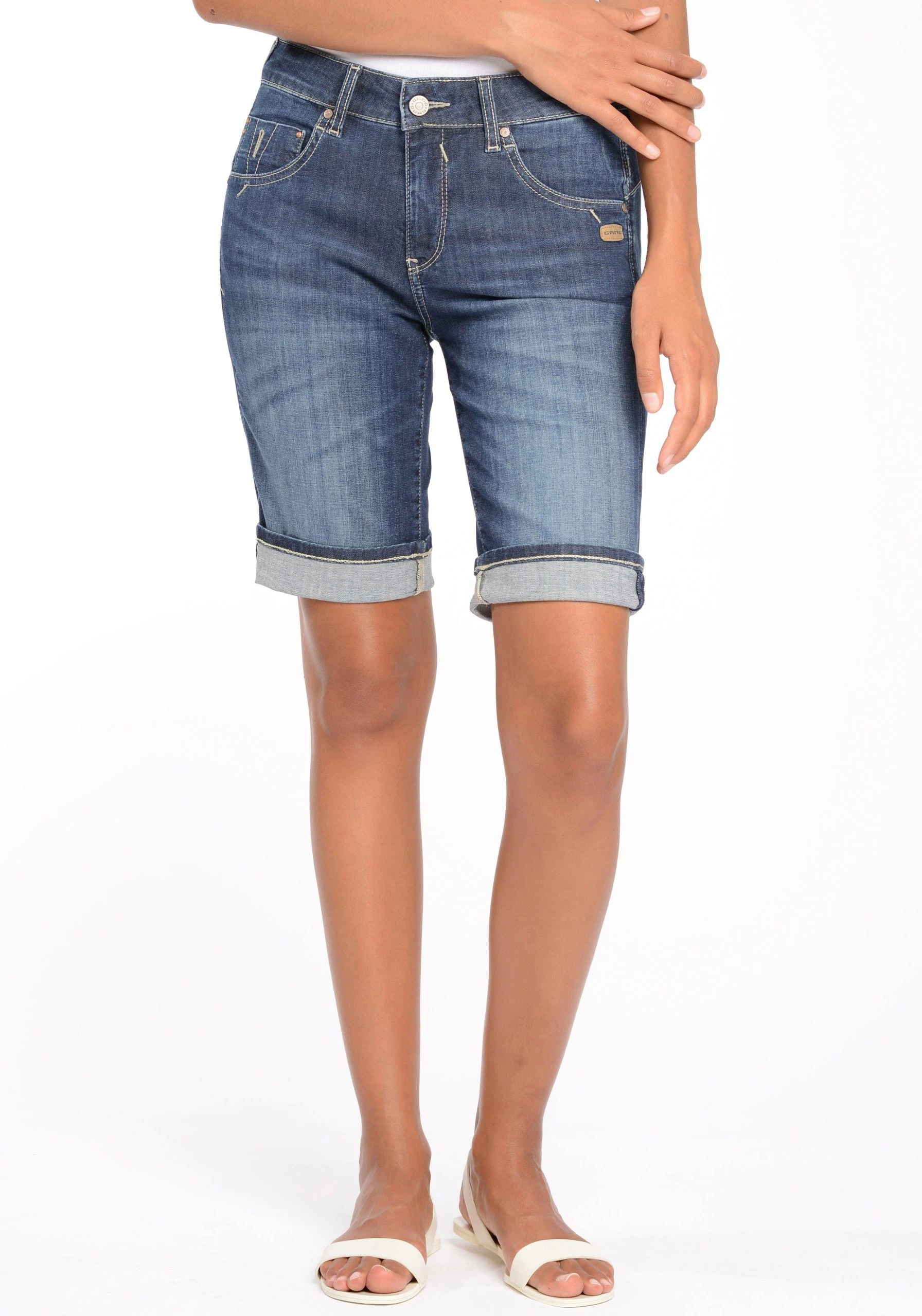 GANG Jeansbermudas RUBINIA BERMUDA Mit Aufschlag U. Leicht Ausgefranster Kante Am Saumabschluss