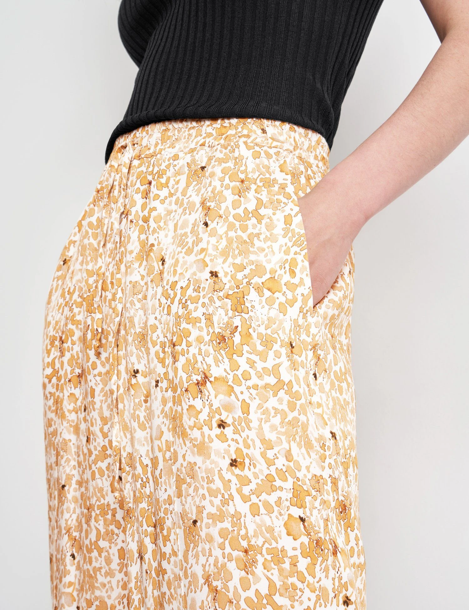 Taifun Stoffhose »Verkürzte Palazzohose Mit Allover-Print Wide Leg High« – Bild 4