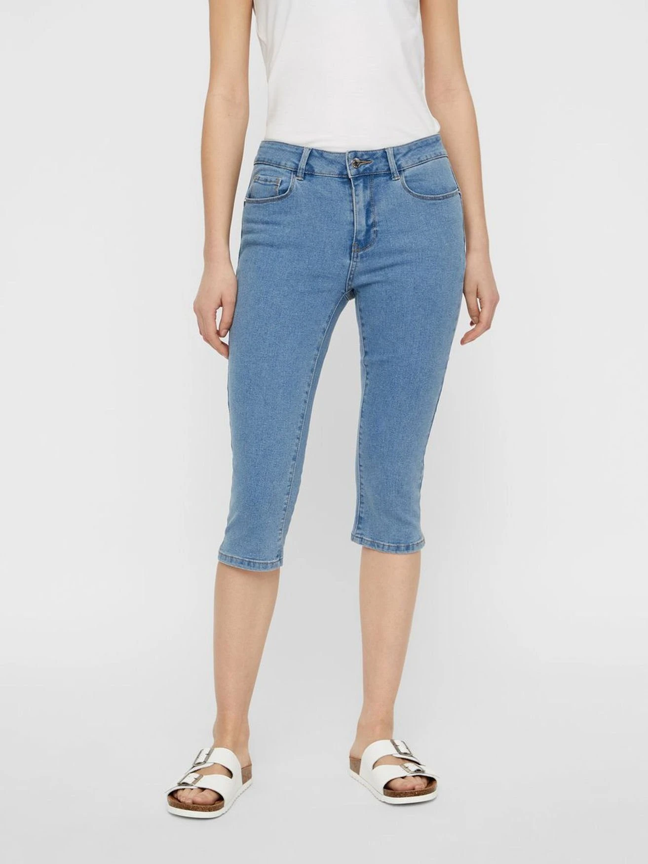 Vero Moda Caprihose »VMHOT SEVEN NW DNM SLIT KNICKER MIX GA - 10193077« (1-tlg) 4101 In Hellblau