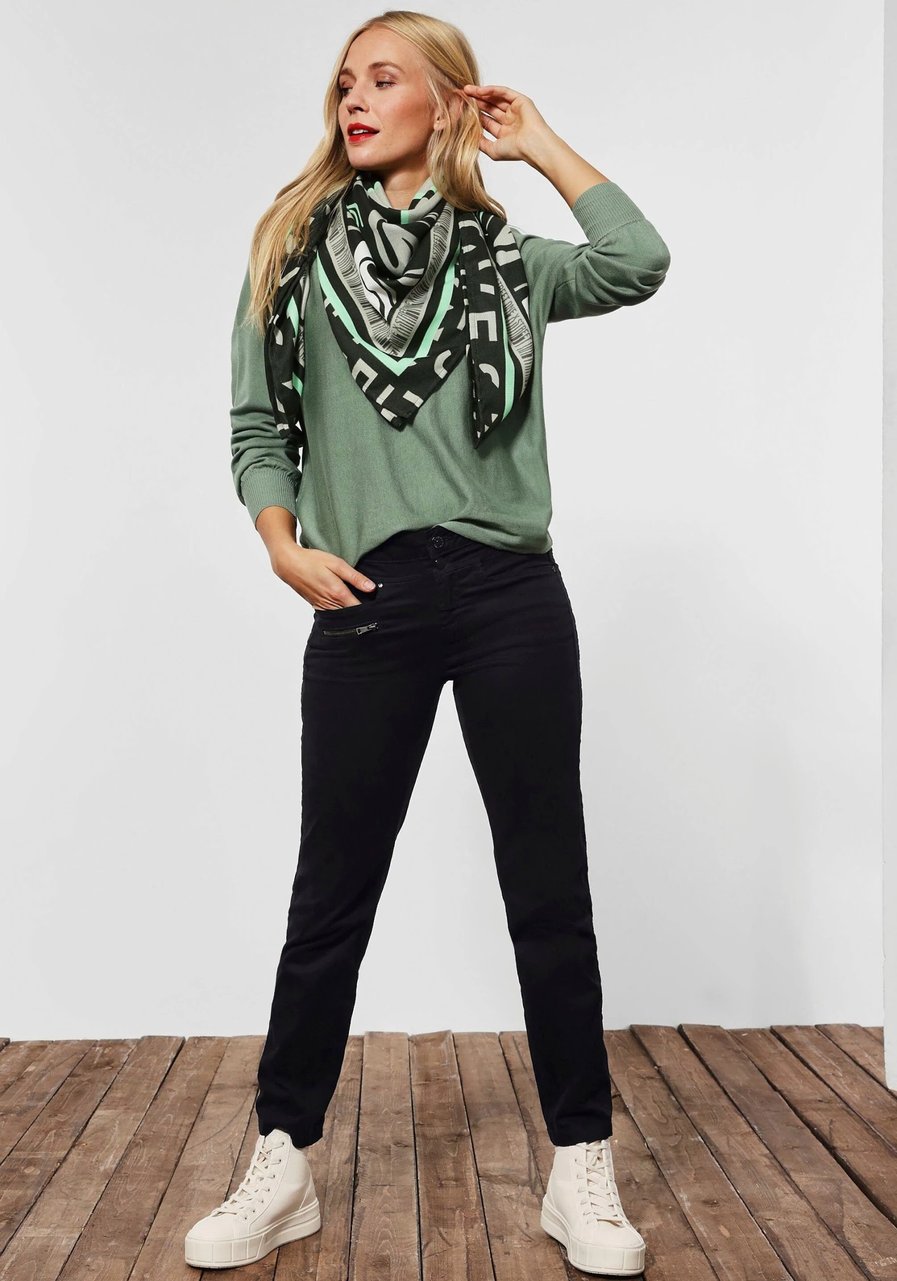 STREET ONE Röhrenhose Style Yulius In Satin Optik – Bild 5