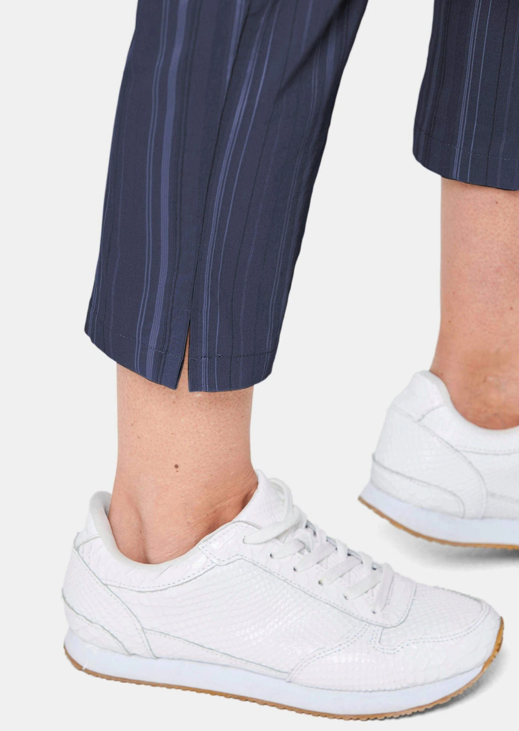 GOLDNER Caprihose Verkürzte Strukturhose In Elastischer Ware Perfekter Sitz Mit Viel Komfort – Bild 5