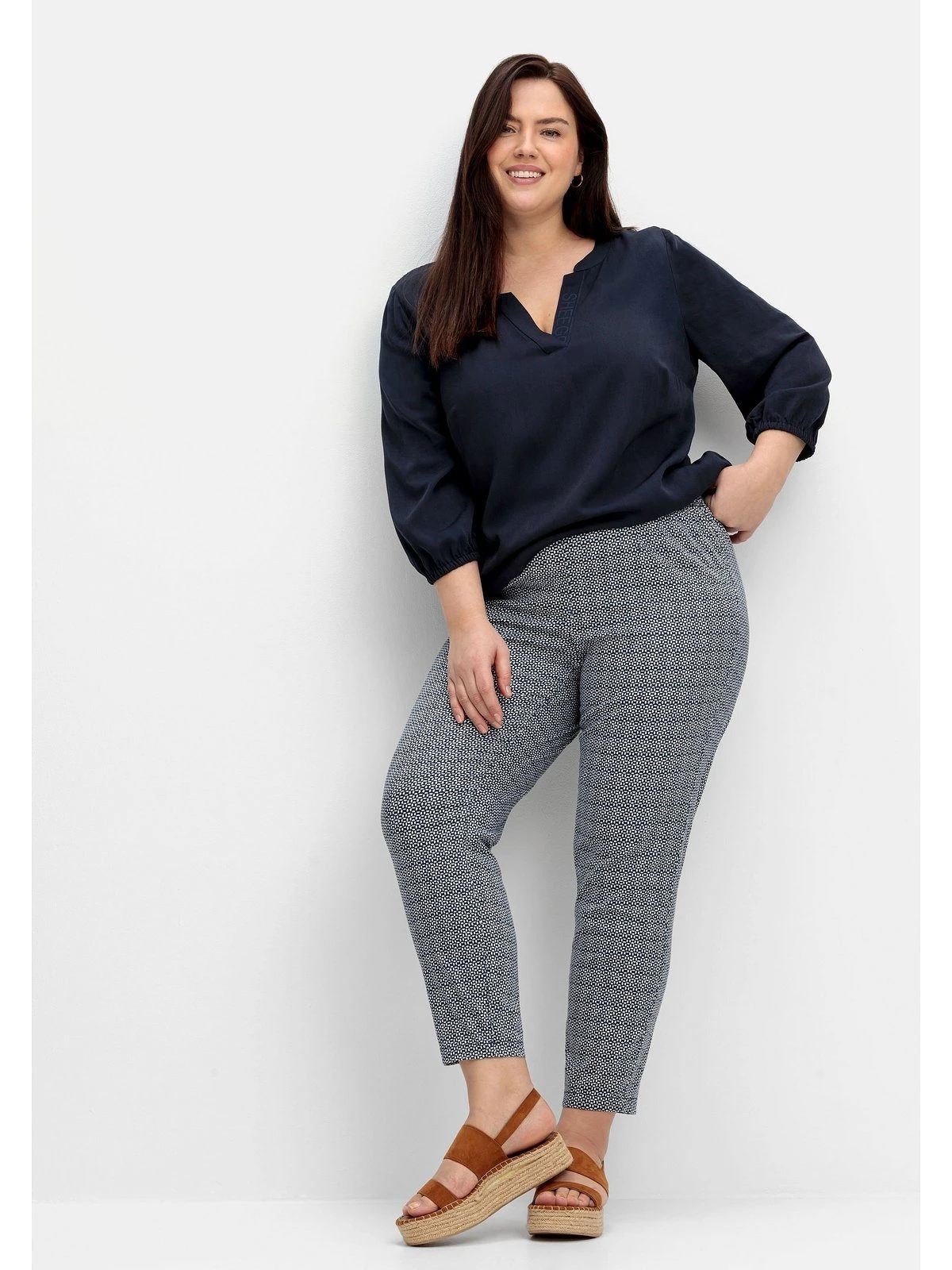 Sheego Stretch-Hose Schmale Hose Mit Minimalprint, Knöchellang – Bild 4