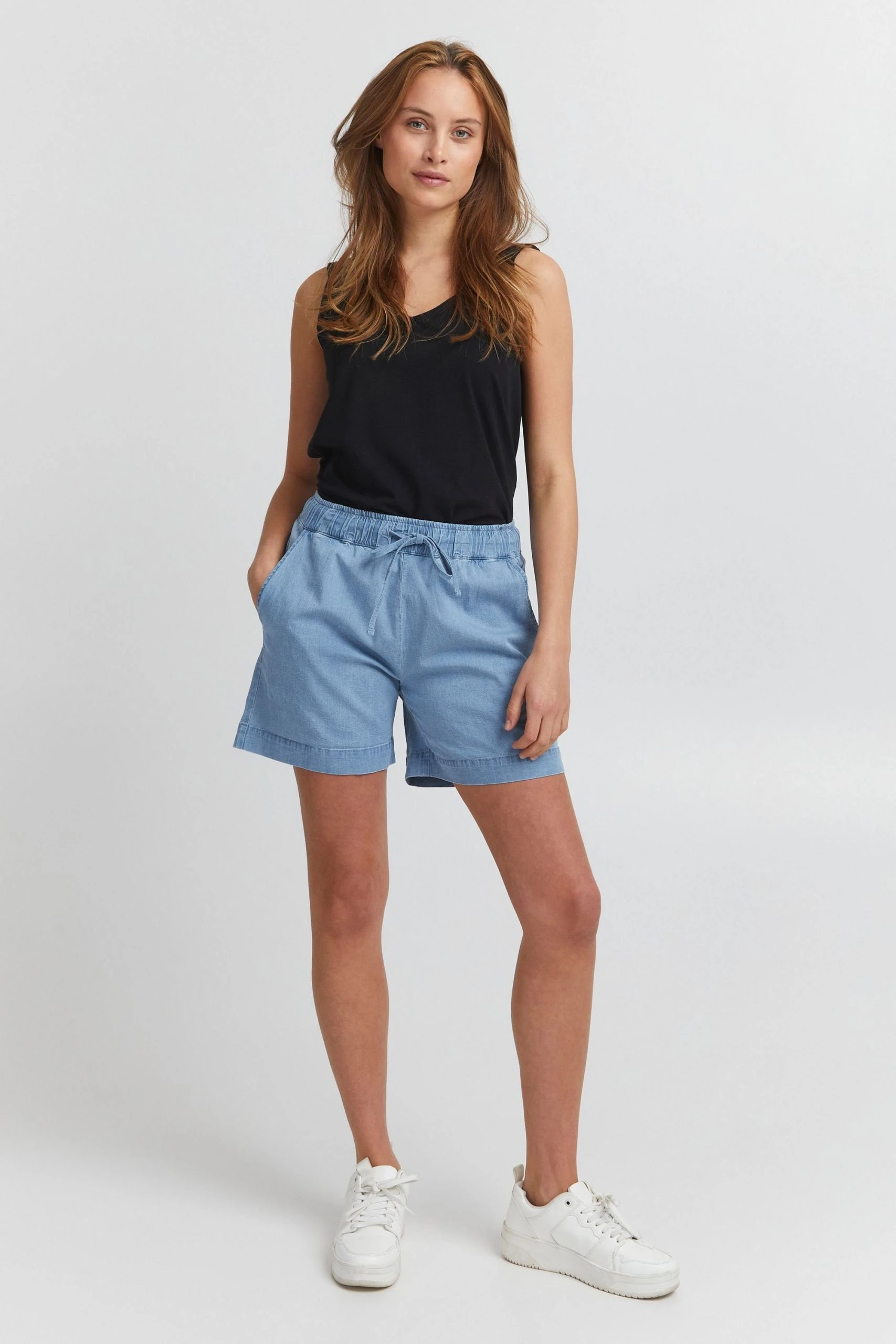 OXMO Jeansshorts Lillith – Bild 2