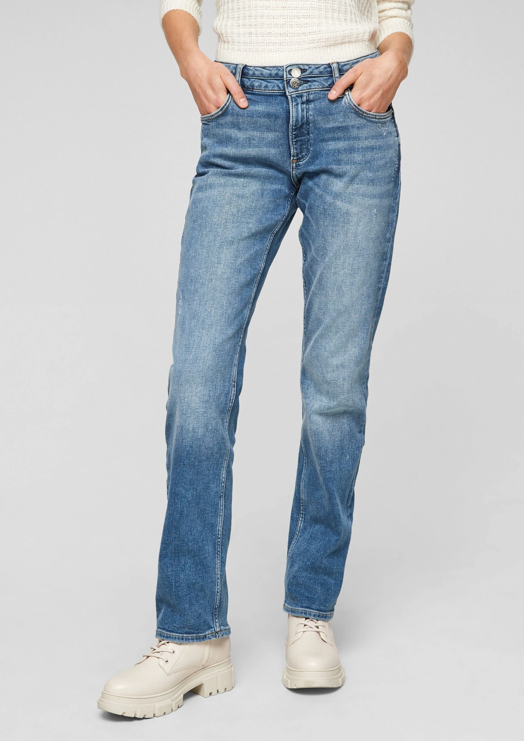Q/S By S.Oliver Stoffhose »Slim: Straight Leg-Jeans« (1-tlg) Leder-Patch, Waschung
