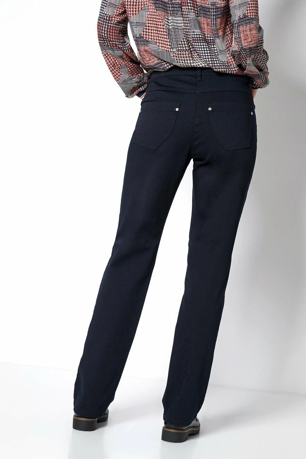 TONI 5-Pocket-Hose »Honey« Mit Entspannter Oberschenkelweite – Bild 3