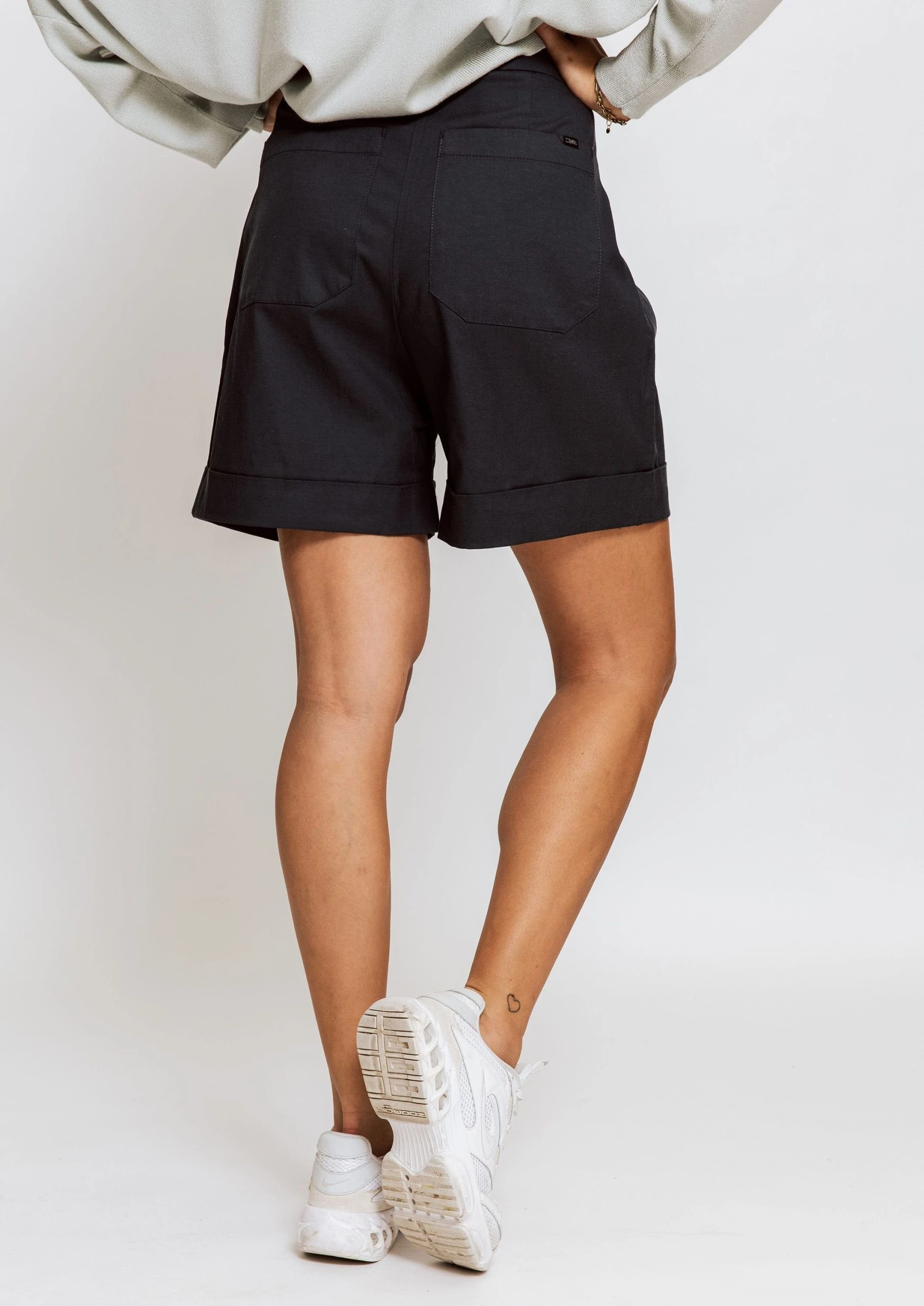 Zhrill Shorts FJELLA NAVY (0-tlg) Bequemer Sitzkomfort – Bild 4